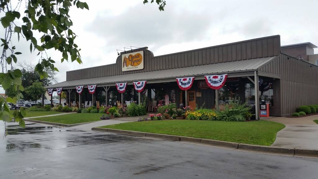 Cracker Barrel Old Country Store | restaurant | 429 E Margaret Dr, Terre Haute, IN 47802, USA | 8122356593 OR +1 812-235-6593