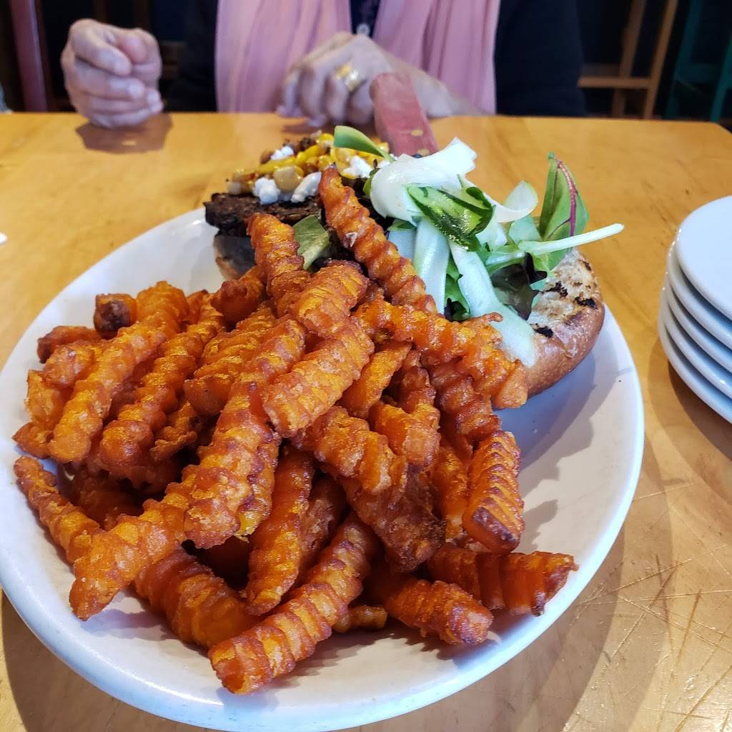 The Acoustic Grill | restaurant | 172 Picton Main St, Picton, ON K0K 2T0, Canada | 6134762887 OR +1 613-476-2887