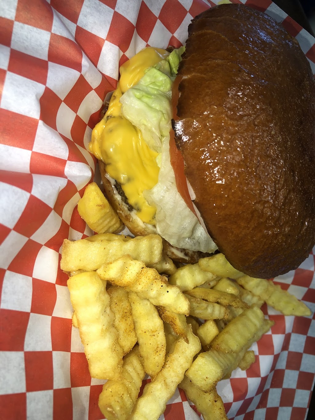 Susans Burgers N More | restaurant | 2226 Irving Blvd, Dallas, TX 75207, USA | 9729822028 OR +1 972-982-2028