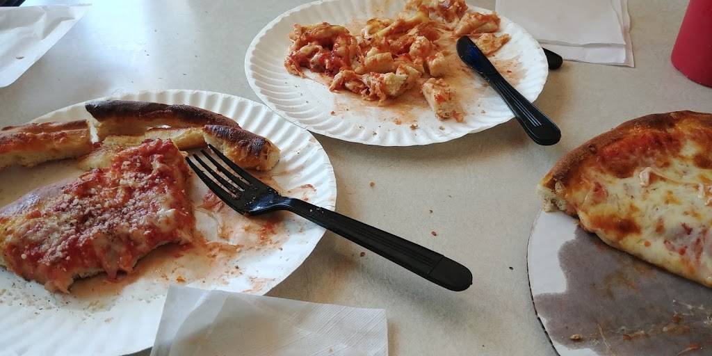 Beverly House of Pizza | restaurant | 24 Cabot St, Beverly, MA 01915, USA | 9789228400 OR +1 978-922-8400