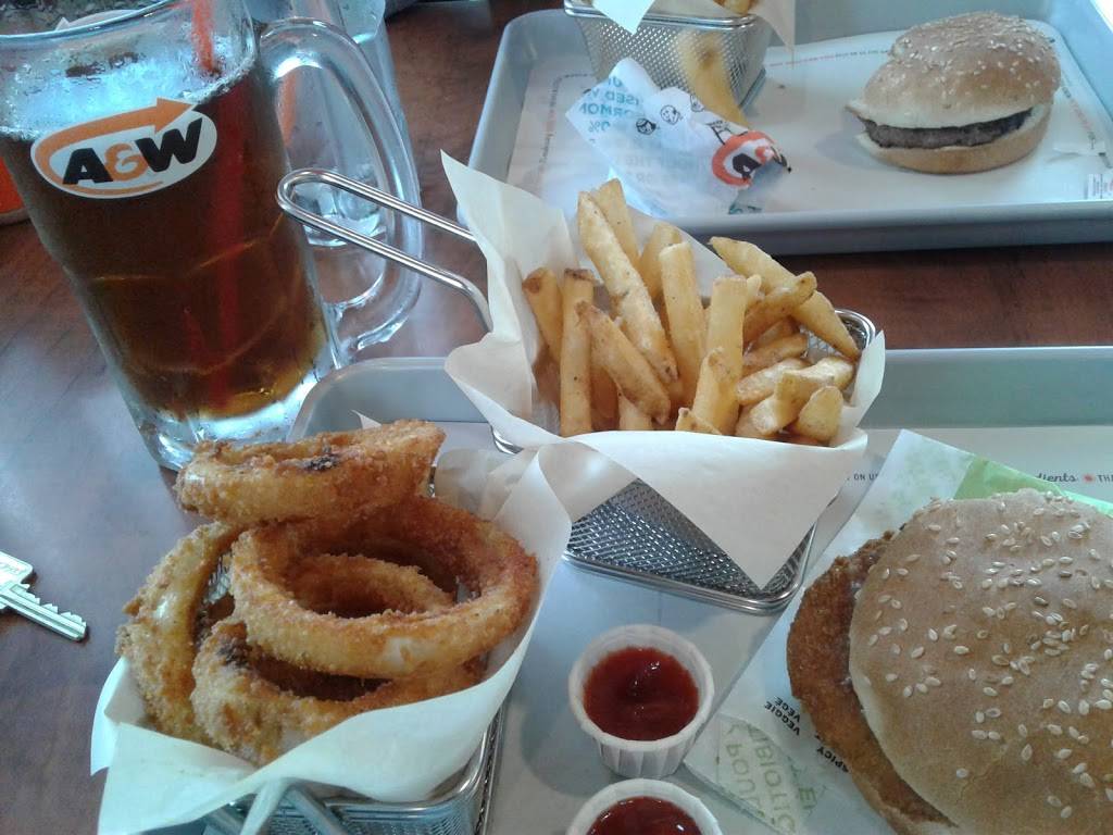 A&W Canada | restaurant | 367 Lake St, St. Catharines, ON L2N 4H5, Canada | 9059346839 OR +1 905-934-6839