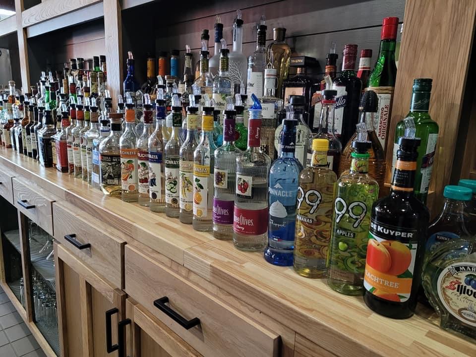 Sidetrack Tavern CLE | restaurant | 13429 Lakewood Heights Blvd, Cleveland, OH 44107, USA | 2164171346 OR +1 216-417-1346