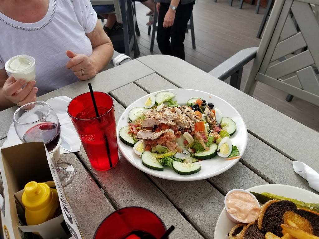 Lake Inn | restaurant | 3711 Hunt Rd, Lapeer, MI 48446, USA | 8106670941 OR +1 810-667-0941