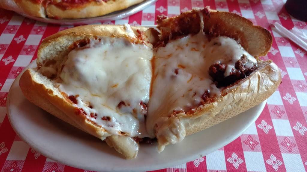 Filippis Pizza Grotto Poway | restaurant | 13000 Oak Knoll Dr, Poway, CA 92064, USA | 8587481800 OR +1 858-748-1800