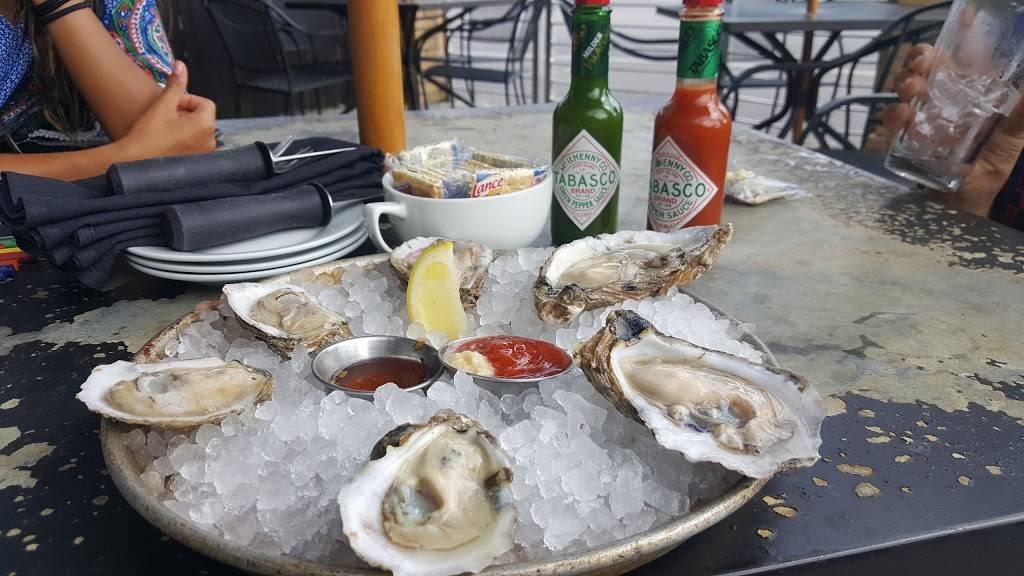 Pearlz Oyster Bar | restaurant | 9 Magnolia Rd, Charleston, SC 29407, USA | 8435732277 OR +1 843-573-2277