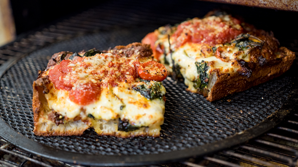 La Pizza Via | restaurant | 914 IL-22, Fox River Grove, IL 60021, USA | 2248888100 OR +1 224-888-8100