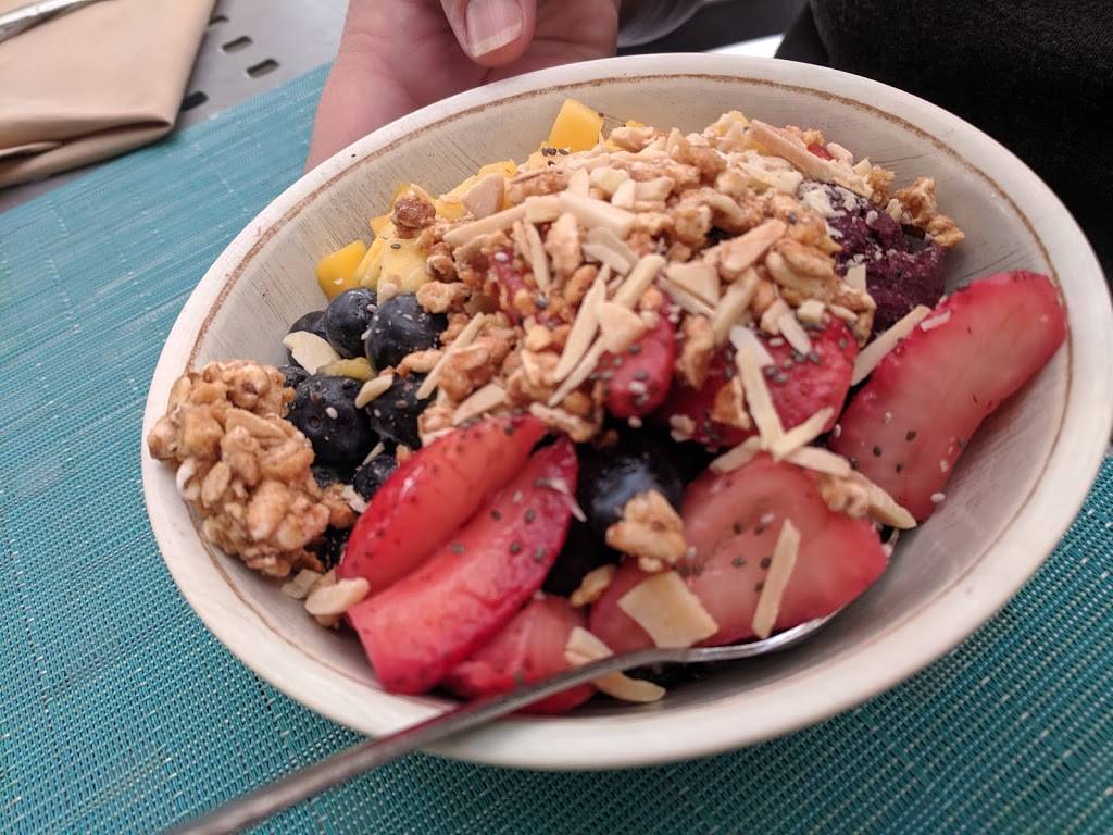 Beach Bar and Grill | restaurant | 3950 S Las Vegas Blvd, Las Vegas, NV 89119, USA | 7026327777 OR +1 702-632-7777