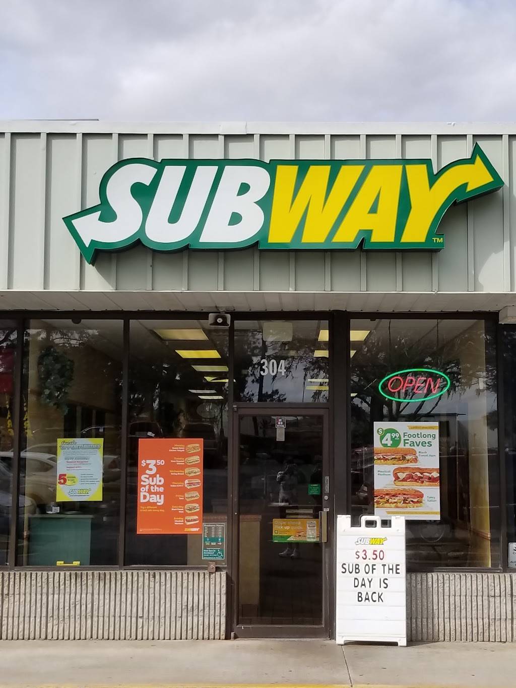 Subway | restaurant | 3131 SW College Rd, College Park Plaza Ste 304, Ocala, FL 34474, USA | 3528541717 OR +1 352-854-1717