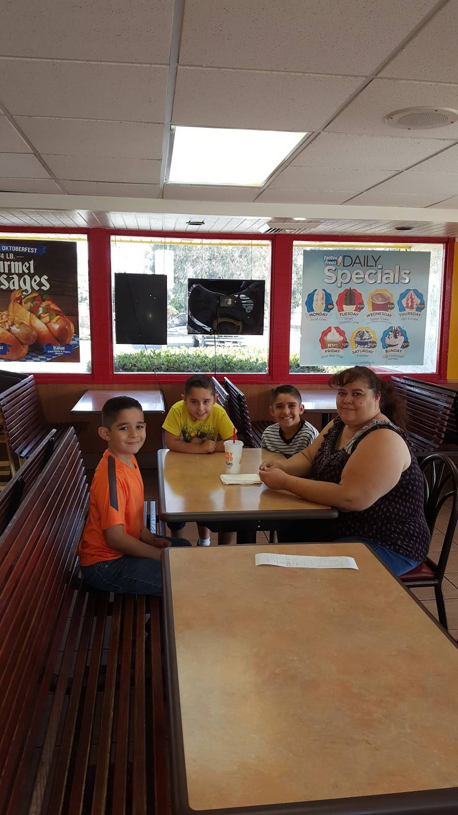 Wienerschnitzel | restaurant | 2172 E Harbor Blvd, Ventura, CA 93001, USA | 8056539280 OR +1 805-653-9280