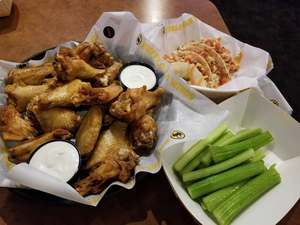 Buffalo Wild Wings | restaurant | 737 Merrick Ave, Westbury, NY 11590, USA | 5167949453 OR +1 516-794-9453