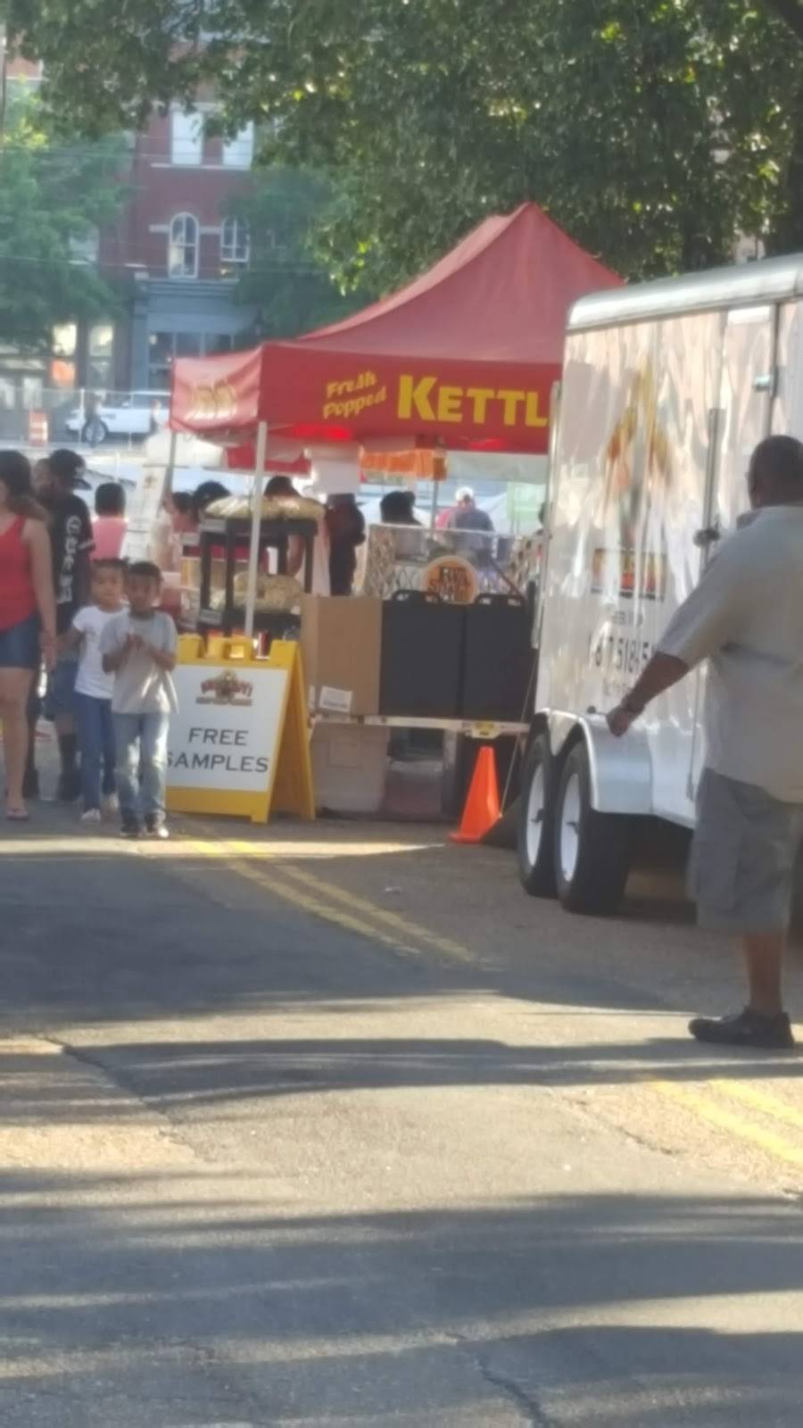 East Villa Restaurant | restaurant | 1900 E Main St, Richmond, VA 23223, USA | 8046440961 OR +1 804-644-0961