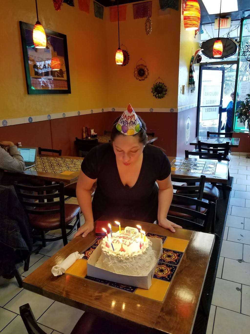 Delicias Paisas Bakery | restaurant | 24 Pleasant St, Dracut, MA 01826, USA | 9789705555 OR +1 978-970-5555