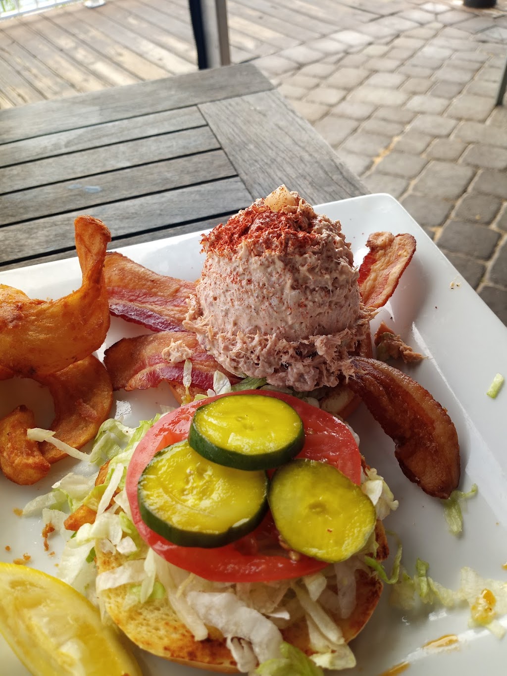 The Locals Eatery | restaurant | 113 W John Sims Pkwy, Niceville, FL 32578, USA | 8502794538 OR +1 850-279-4538