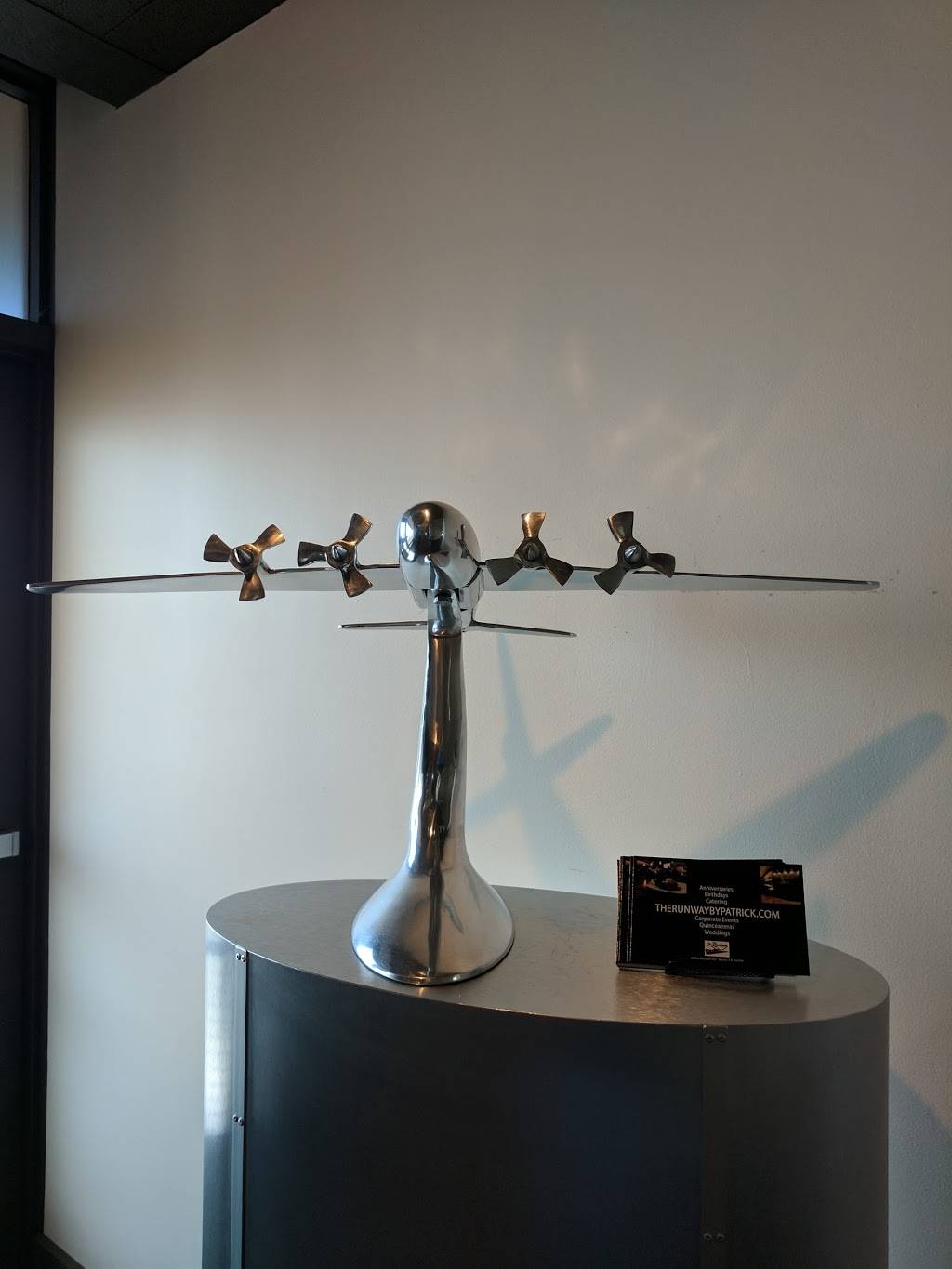 The Runway By Patrick | restaurant | 2044 Airport Rd, Napa, CA 94558, USA | 7072586115 OR +1 707-258-6115