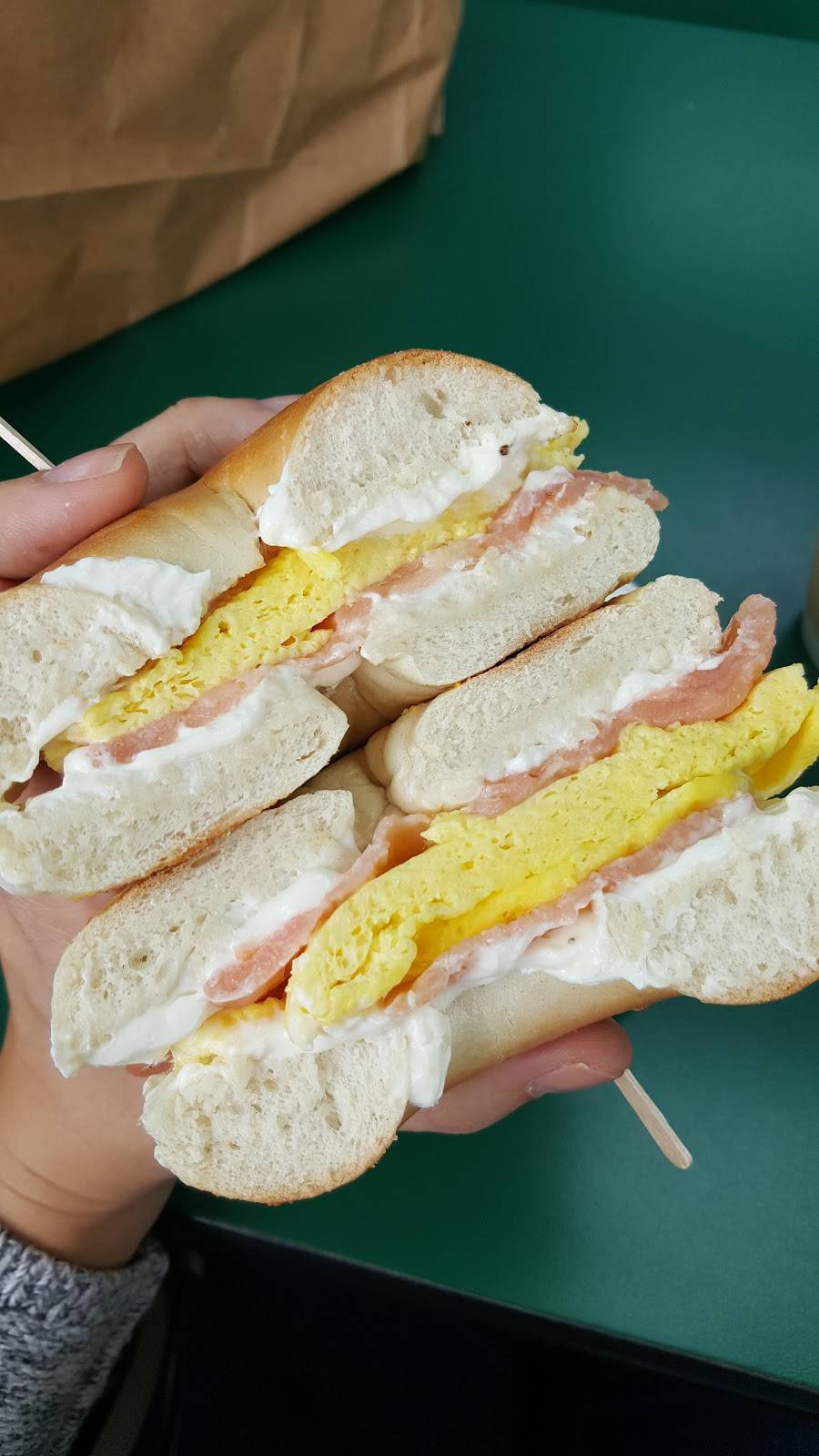 The Bagel Broker | bakery | 7825 Beverly Blvd, Los Angeles, CA 90036, USA | 3239311258 OR +1 323-931-1258