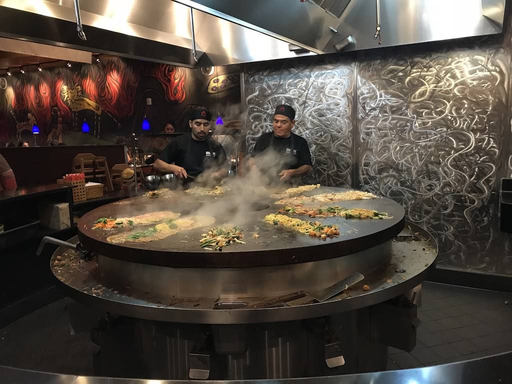 HuHot Mongolian Grill | restaurant | 2101 N 120th St, Omaha, NE 68164, USA | 4024988890 OR +1 402-498-8890