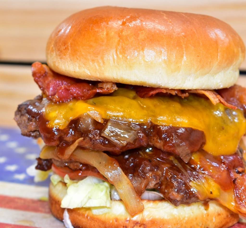 Twisted burger Barrington | restaurant | 228 W Northwest Hwy, Barrington, IL 60010, USA | 2243853112 OR +1 224-385-3112