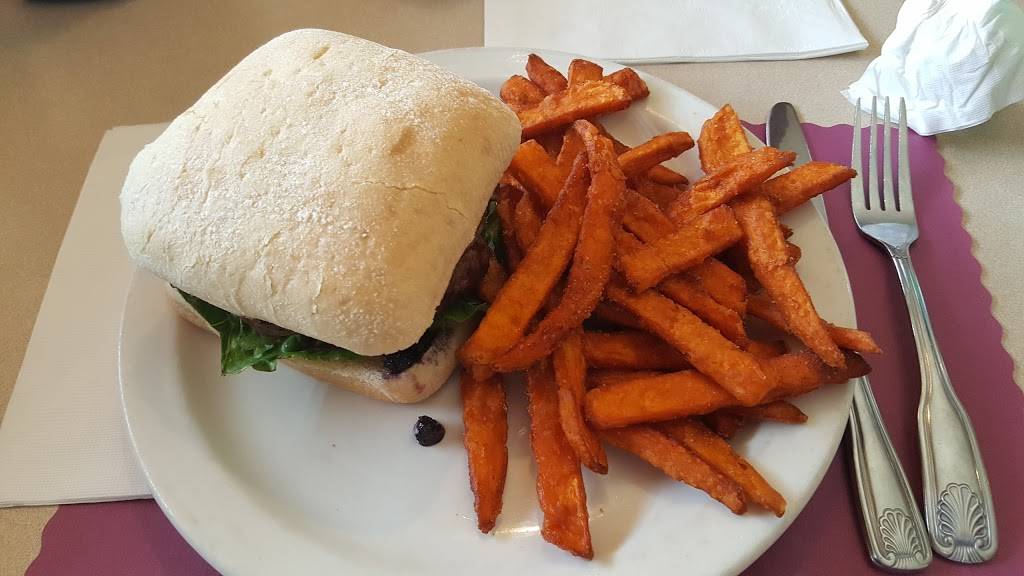 Red Wing Restaurant | restaurant | 12500 FL-33, Groveland, FL 34736, USA | 3524292997 OR +1 352-429-2997