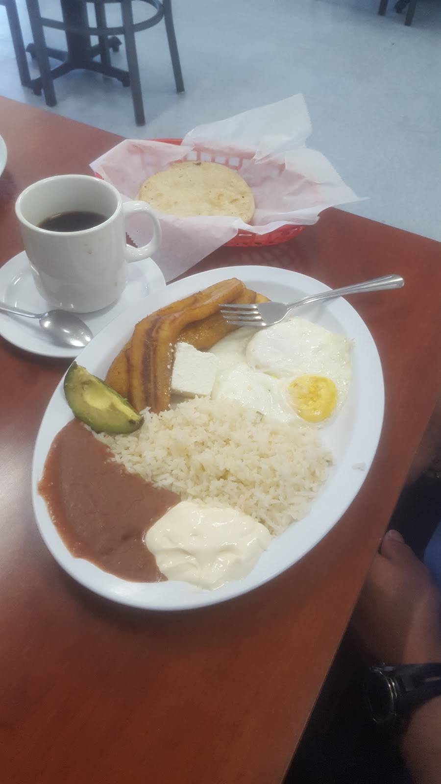 El Papaturro Place | restaurant | 9040 Woodman Ave, Pacoima, CA 91331, USA | 8188942393 OR +1 818-894-2393