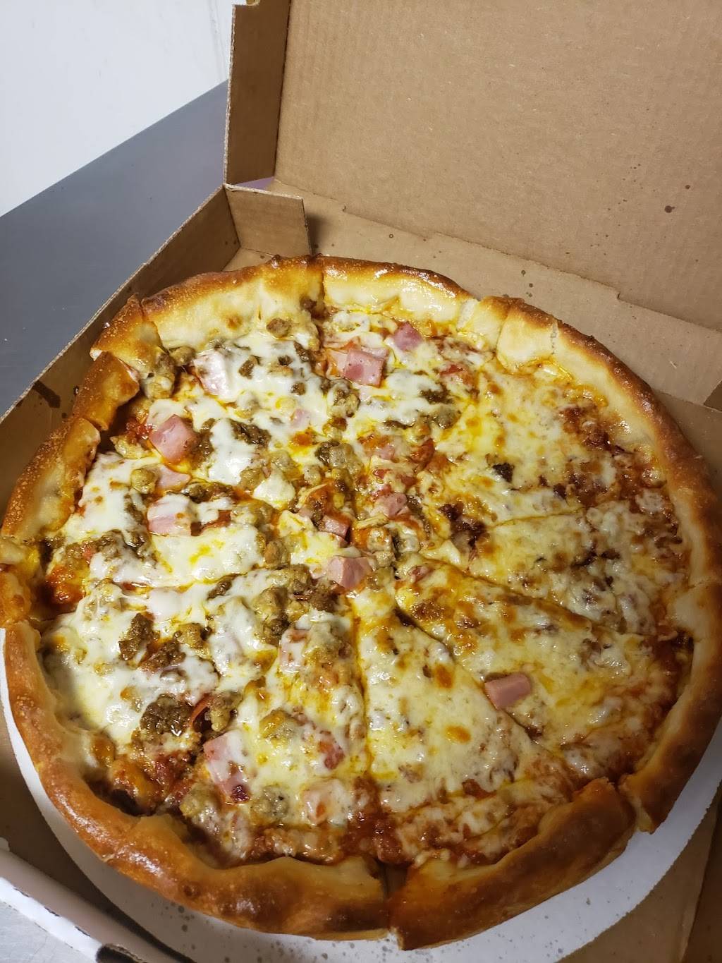 Johnnies Bar & Grill - Onsted | restaurant | 130 N Main St, Onsted, MI 49265, USA | 5174675543 OR +1 517-467-5543