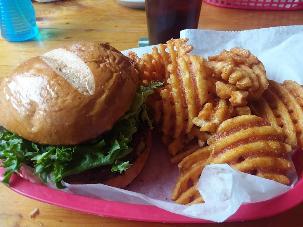 Husbys Food & Spirits | restaurant | 10641 N Bay Shore Dr, Sister Bay, WI 54234, USA | 9208542624 OR +1 920-854-2624