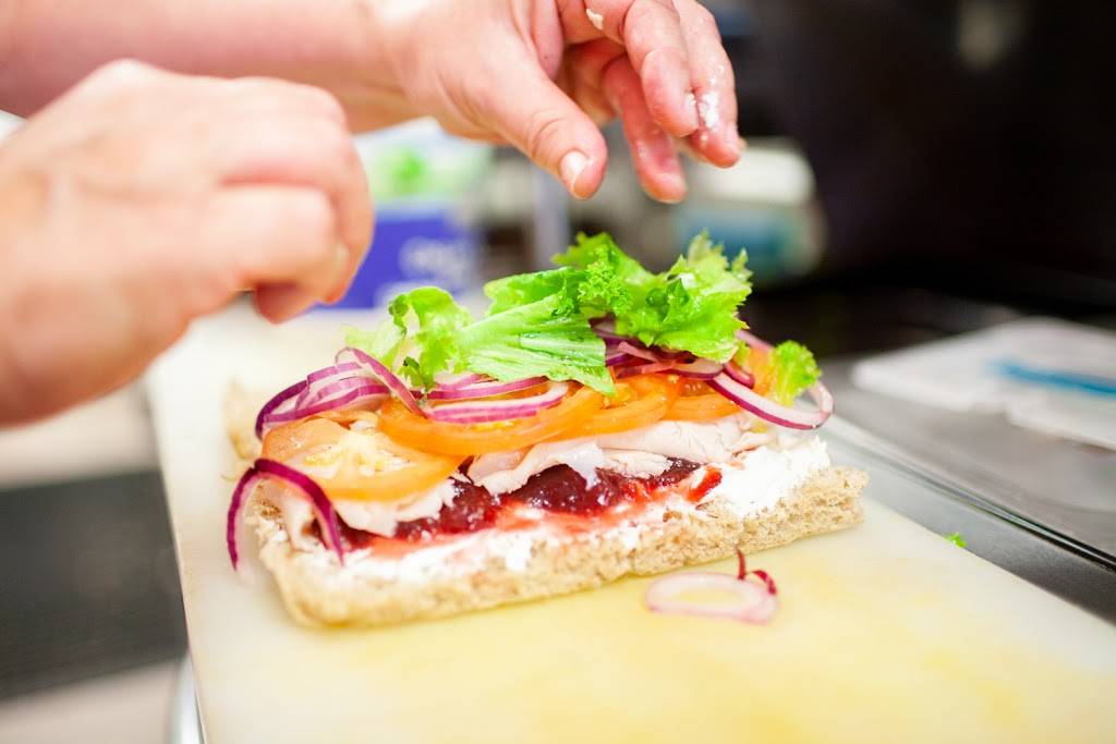 Daisy Mays Sandwich Shop Seaside | restaurant | 1111 N Roosevelt Dr #200, Seaside, OR 97138, USA | 5037397099 OR +1 503-739-7099