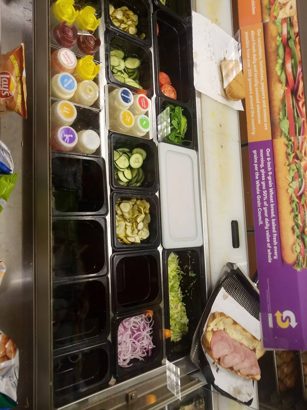 Subway | restaurant | 4011 Monroe St, Toledo, OH 43606, USA | 4194730836 OR +1 419-473-0836