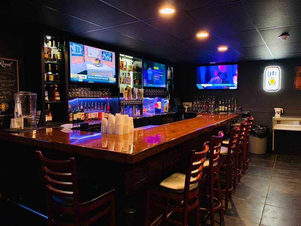 The Venue | restaurant | 110 W Maumee St, Angola, IN 46703, USA | 2606653922 OR +1 260-665-3922