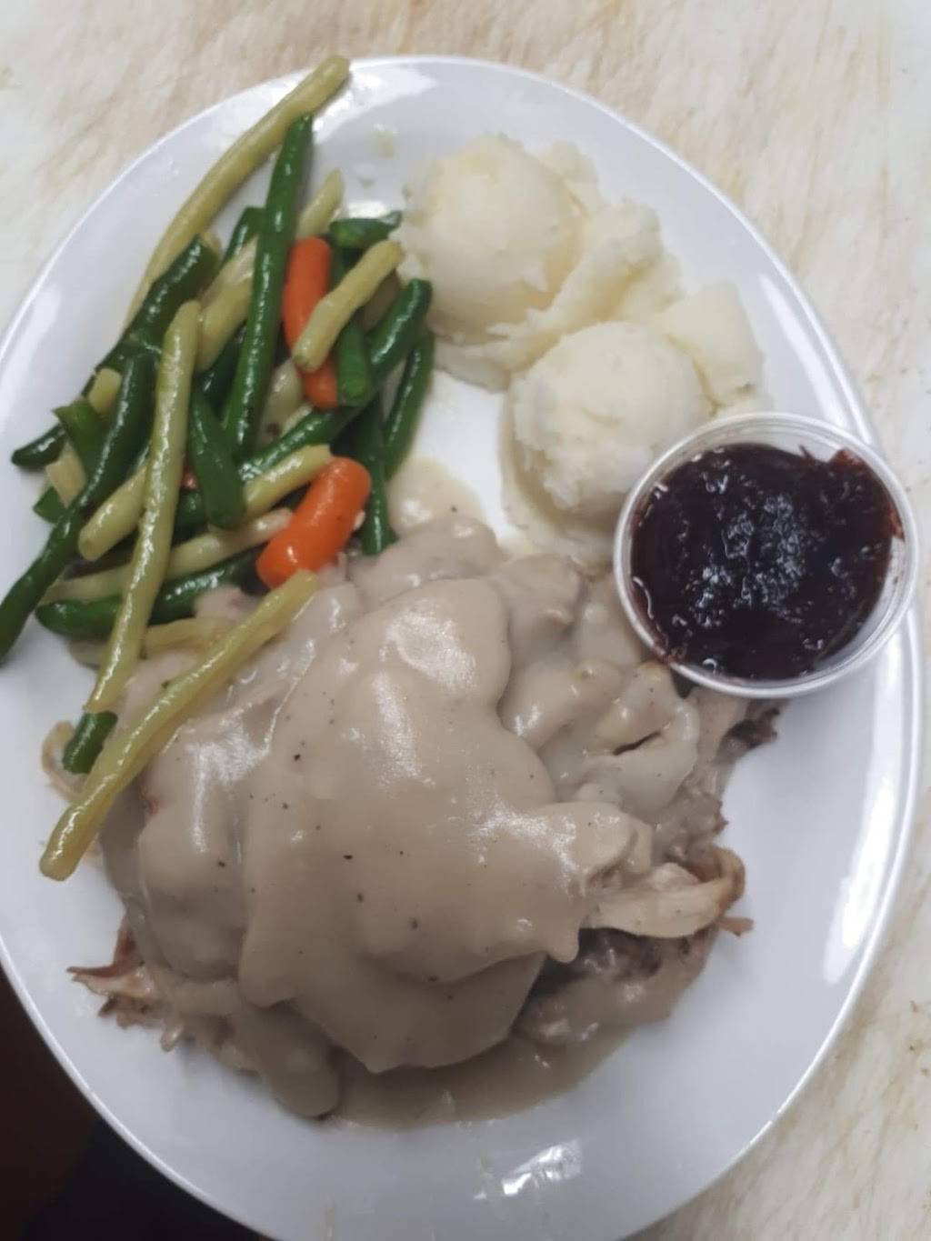 Town & Country Restaurant | restaurant | 683 Eramosa Rd, Guelph, ON N1E 5Z8, Canada | 5198235041 OR +1 519-823-5041