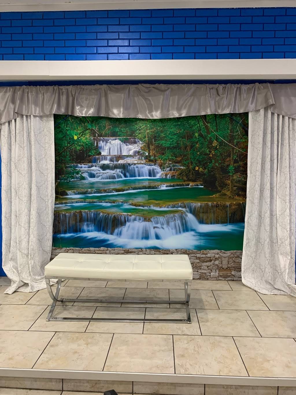 Dearborn’s Desserts & Eats | restaurant | 13736 Michigan Ave, Dearborn, MI 48126, USA | 2484448703 OR +1 248-444-8703