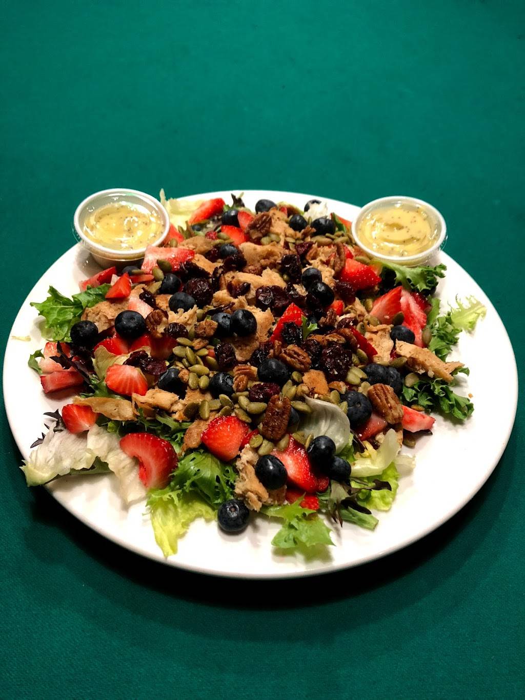 Golden Horseshoe Club | restaurant | 1335 N Mildred St, Ranson, WV 25438, USA | 3047253885 OR +1 304-725-3885