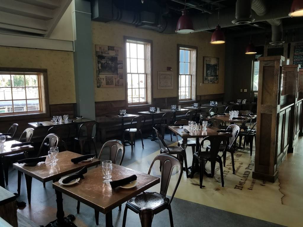 Liberty Hound | restaurant | 1 Naval Park Cove, Buffalo, NY 14202, USA | 7168459173 OR +1 716-845-9173