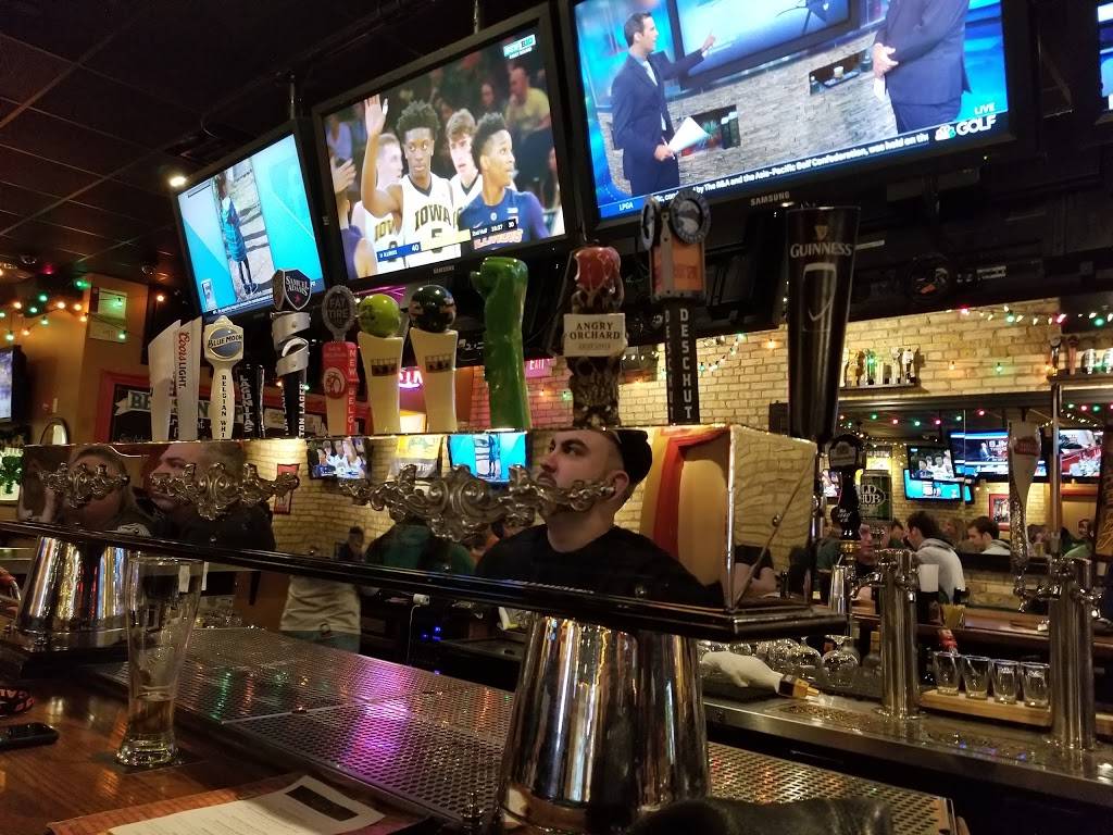 Emils Tavern on Center | restaurant | 161 Center St, Grayslake, IL 60030, USA | 8475438879 OR +1 847-543-8879