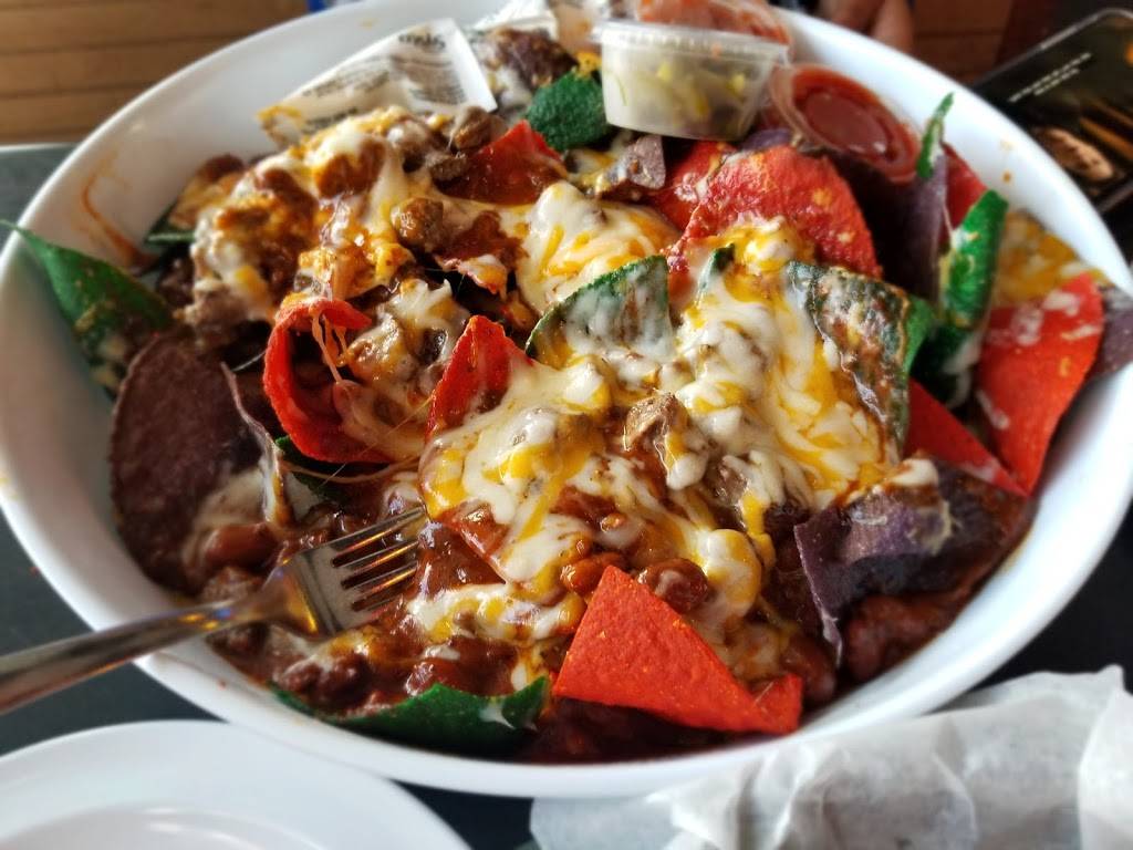 Big Dawgs Family Sports Restaurant | restaurant | 1330 Blanding Blvd # 135, Orange Park, FL 32065, USA | 9042724204 OR +1 904-272-4204