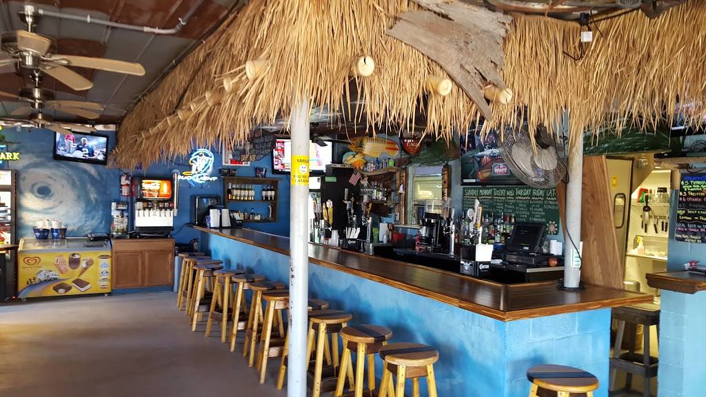 Hurricane Alleys | restaurant | 5 Boardwalk, Carolina Beach, NC 28428, USA | 9107070766 OR +1 910-707-0766