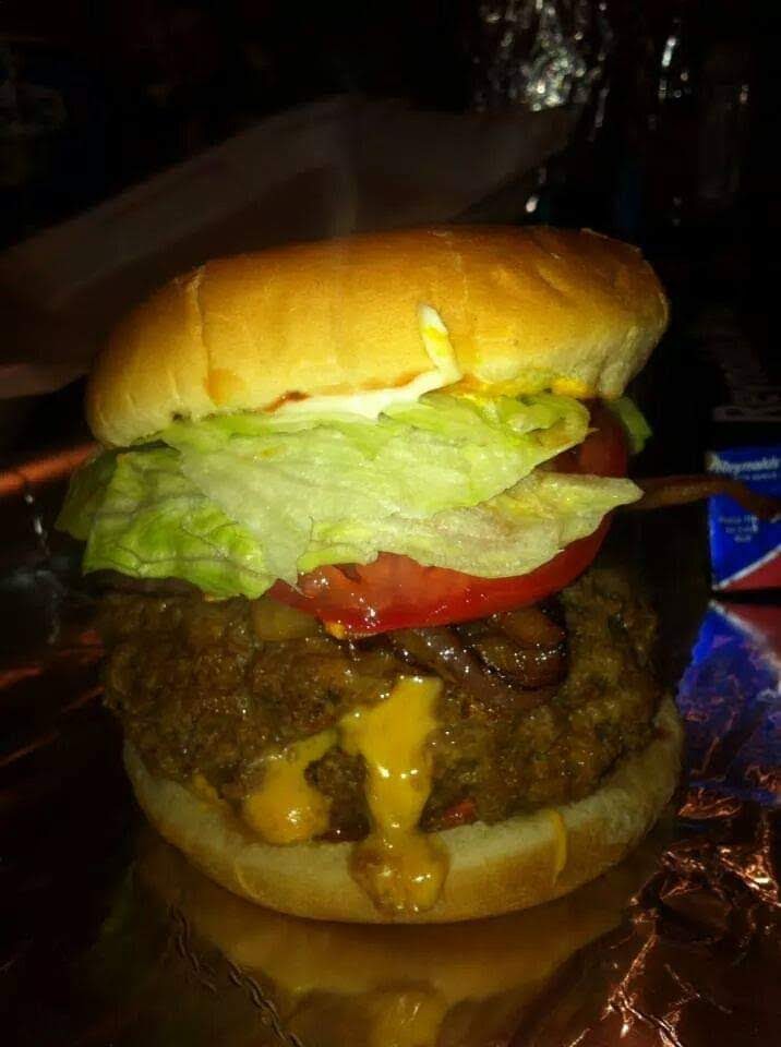 Dancing FLAVRZ | restaurant | 1476 Galveston St, Memphis, TN 38114, USA | 9012479807 OR +1 901-247-9807