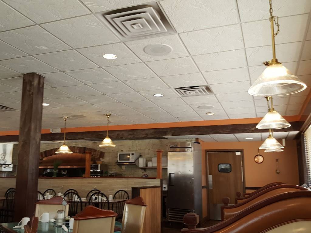 Four Star Restaurant | restaurant | 1011 8th St, Baraboo, WI 53913, USA | 6083560082 OR +1 608-356-0082