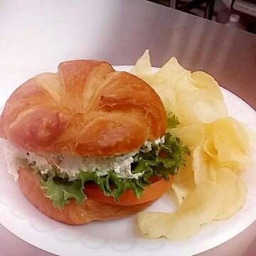 Luvn Oven | restaurant | 162 Scottsville Center, Scottsville, VA 24590, USA | 4342863828 OR +1 434-286-3828