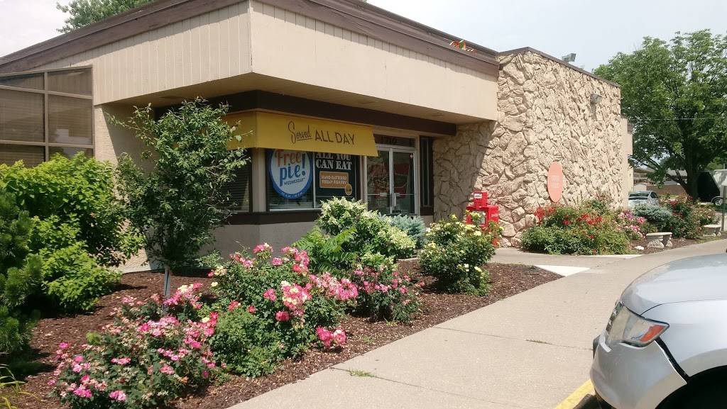 Village Inn | bakery | 1710 Lincoln Way, Clinton, IA 52732, USA | 5632427121 OR +1 563-242-7121