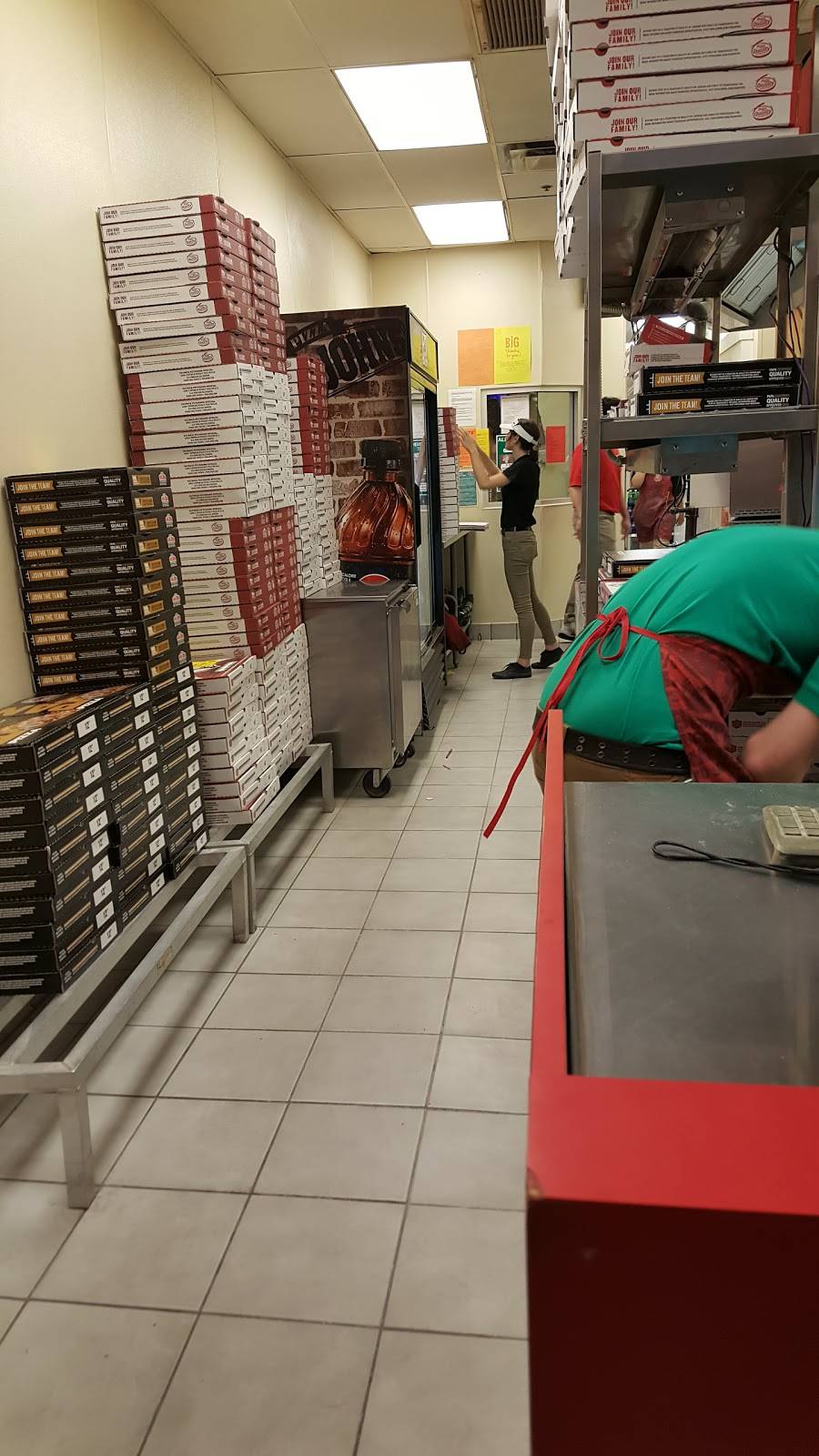 Papa Johns Pizza | restaurant | 70 S Val Vista Dr, Gilbert, AZ 85296, USA | 4805397272 OR +1 480-539-7272