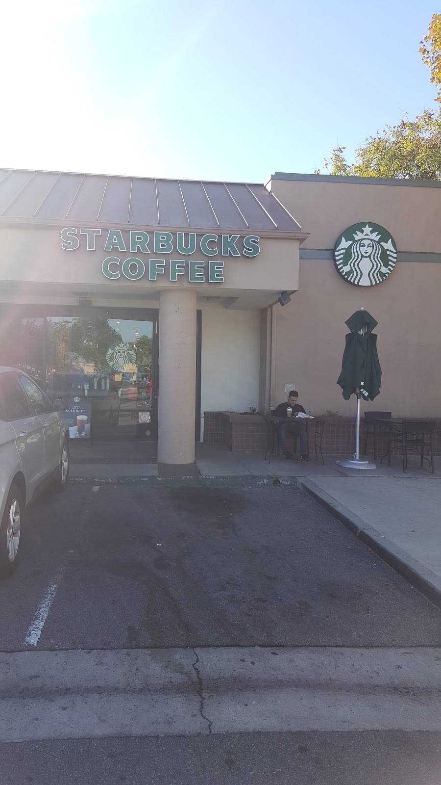 Starbucks | cafe | 2115 N Tustin St #2, Orange, CA 92865, USA | 7149212109 OR +1 714-921-2109