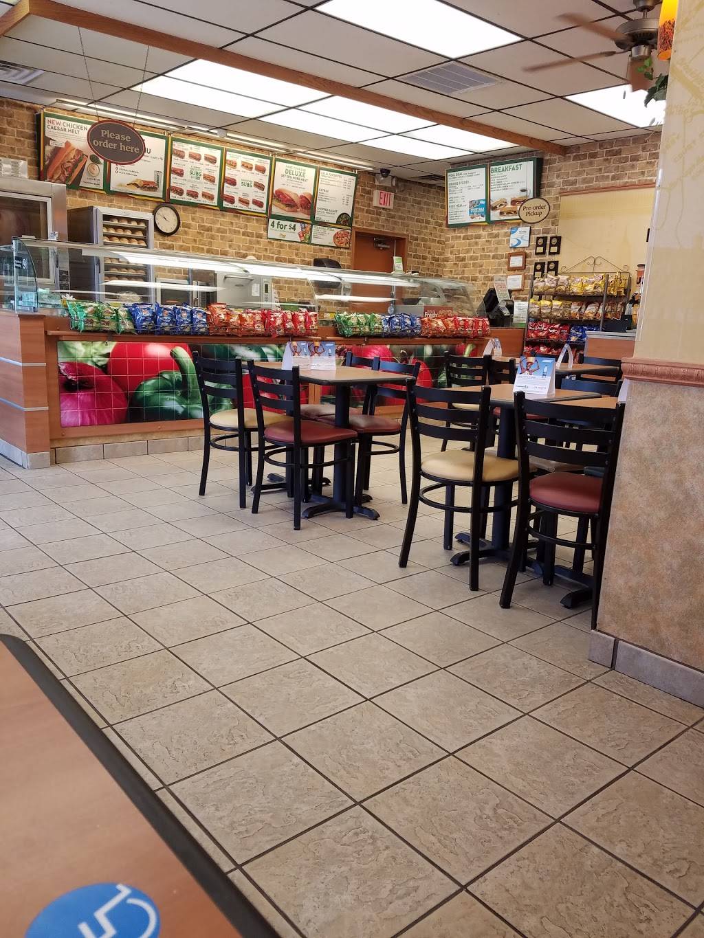 Subway | restaurant | 117 W Lincoln Ave, Chandler, IN 47610, USA | 8129259818 OR +1 812-925-9818