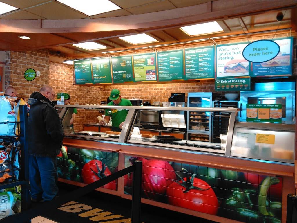Subway | restaurant | 3770 Alpine Ave NW, Comstock Park, MI 49321, USA | 6166474036 OR +1 616-647-4036