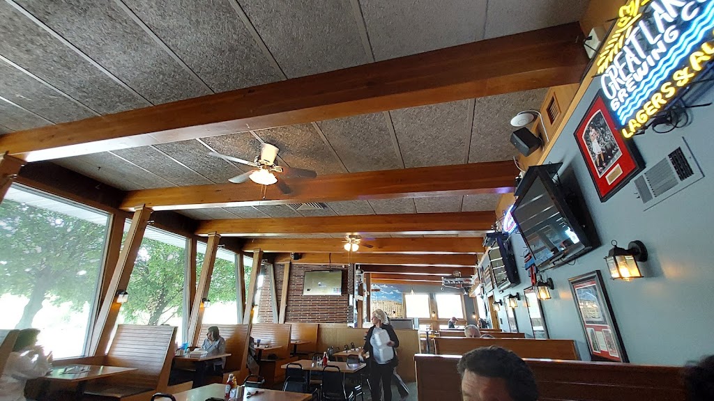 West Ave Tavern | restaurant | 67 West Ave, Tallmadge, OH 44278, USA | 3306302888 OR +1 330-630-2888