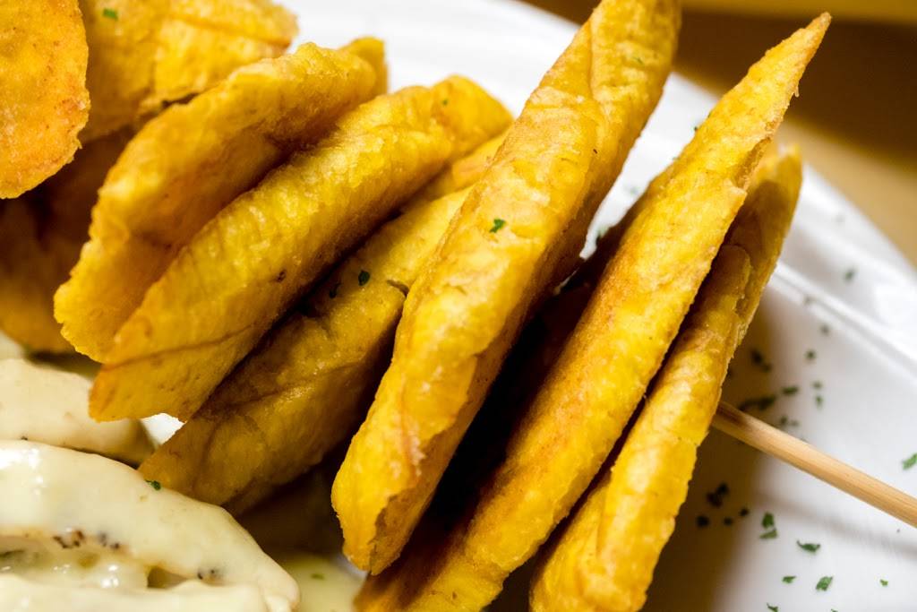 Via Al Paraiso | restaurant | 384 W Main St, Waterbury, CT 06702, USA | 2037562700 OR +1 203-756-2700