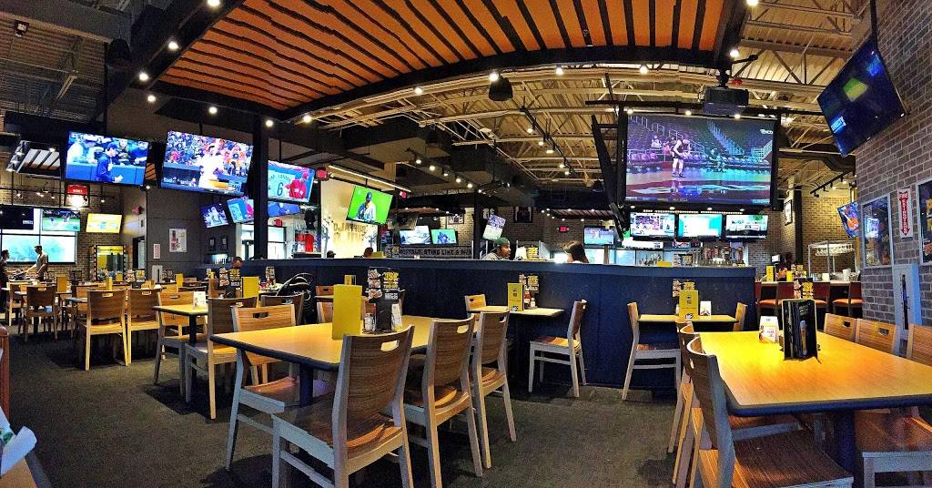 Buffalo Wild Wings | restaurant | 21374 S Ellsworth Loop, Queen Creek, AZ 85142, USA | 4809871395 OR +1 480-987-1395