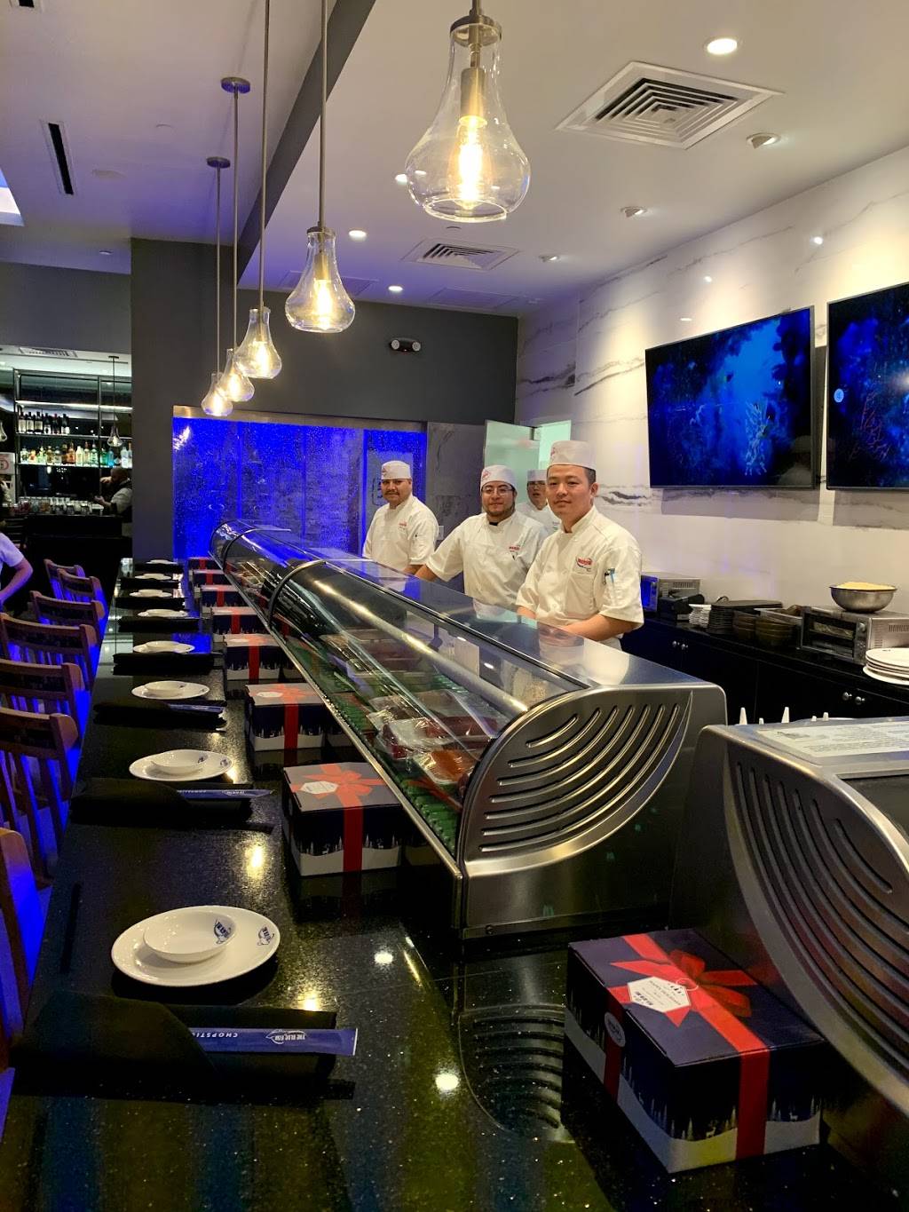 The Blue Fish Galleria Dallas | restaurant | 13270 Dallas Pkwy #1165, Dallas, TX 75240, USA | 9722503474 OR +1 972-250-3474