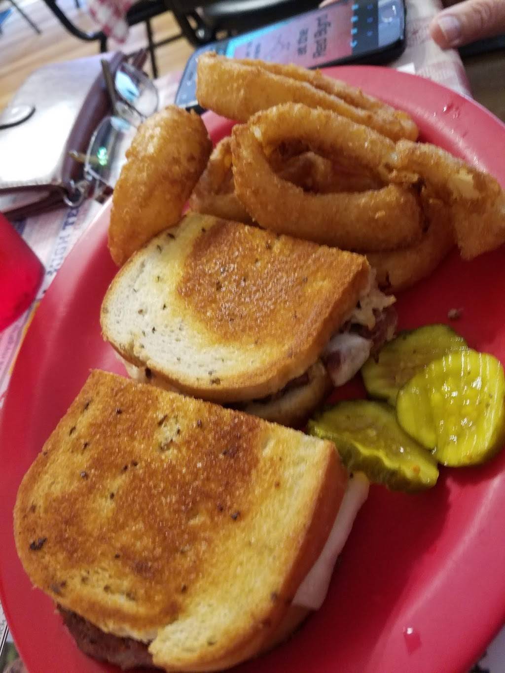 Bonnies At the Red Byrd | restaurant | 19409 Shepherdstown Pike, Keedysville, MD 21756, USA | 3014325822 OR +1 301-432-5822