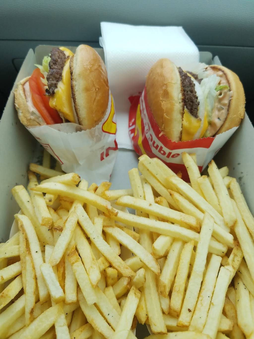 In-N-Out Burger | restaurant | 1859 S Signal Butte Rd, Mesa, AZ 85209, USA | 8007861000 OR +1 800-786-1000