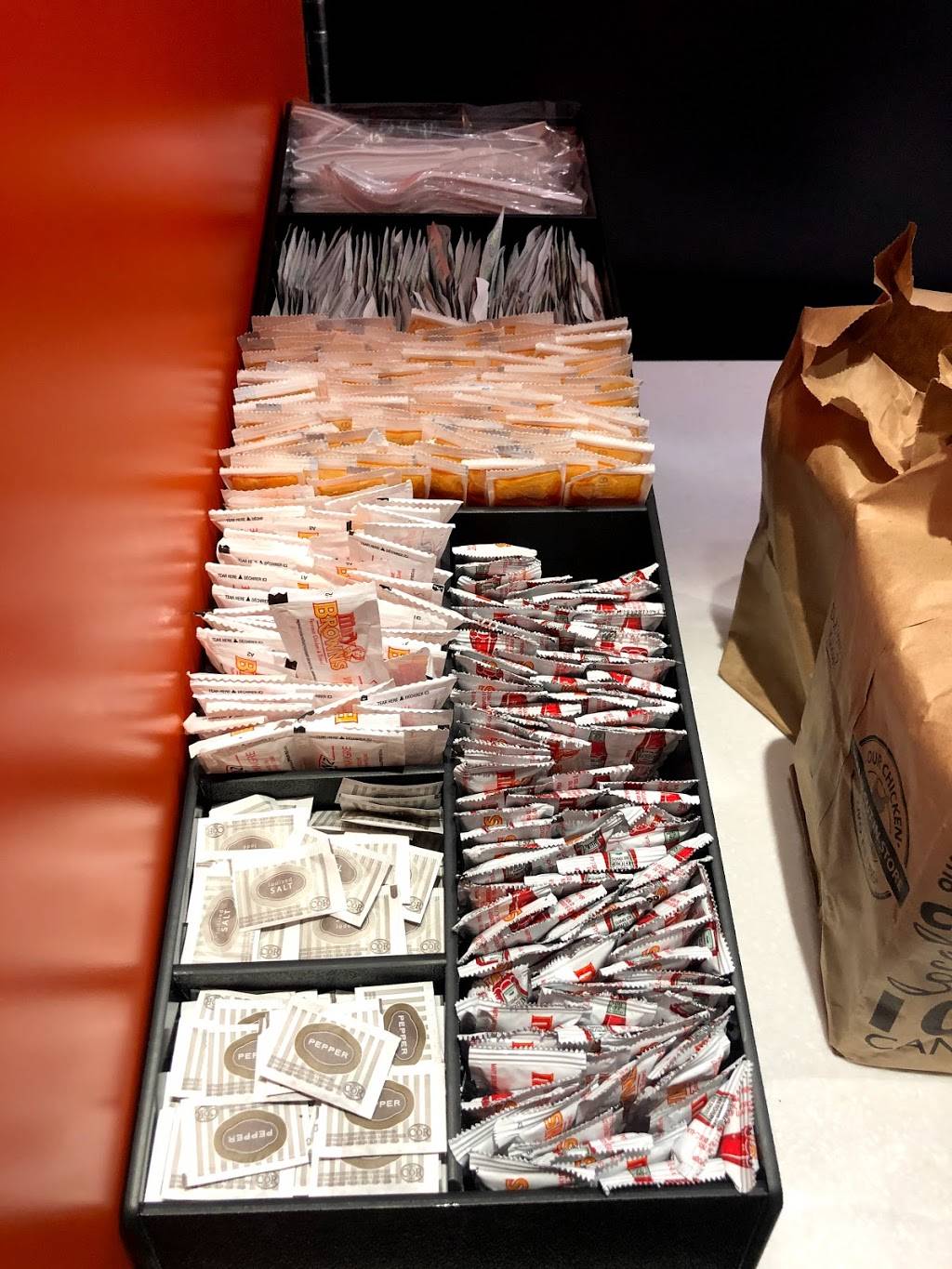 Mary Browns Chicken & Taters | restaurant | 1100 Ellesmere Rd, Toronto, ON M1P 2X3, Canada | 4165511959 OR +1 416-551-1959